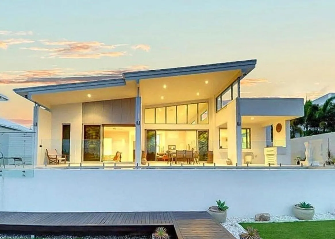 Holiday home Lakefront Luxury Golf & Beach Pelican Waters