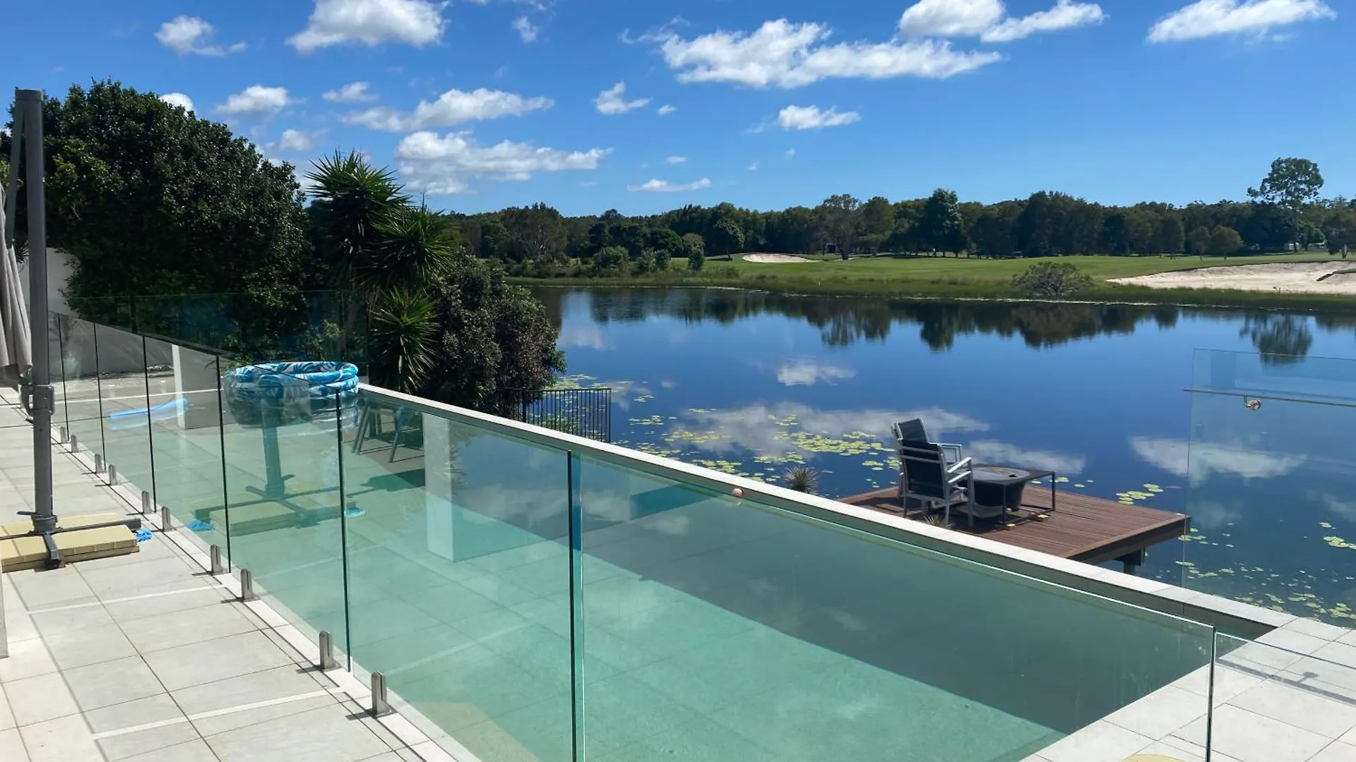 Holiday home Lakefront Luxury Golf & Beach Pelican Waters