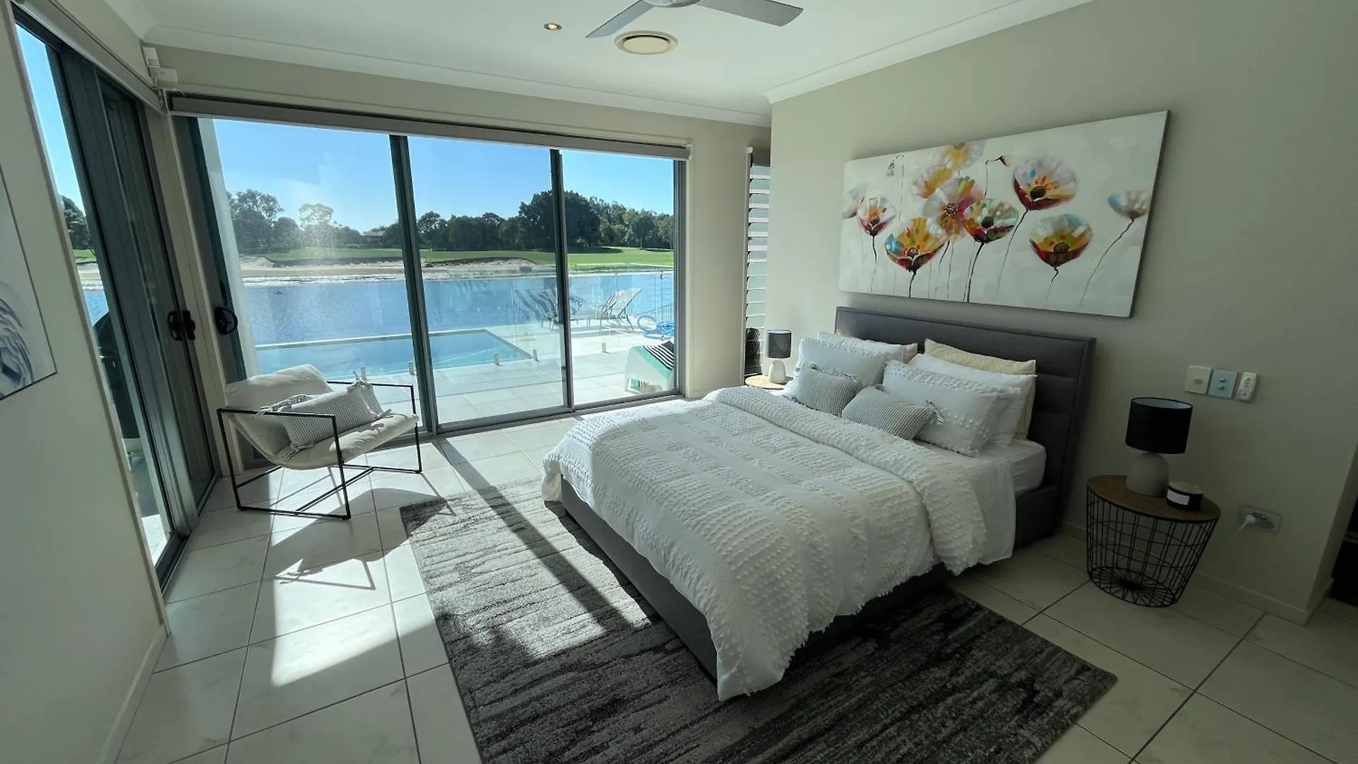 Lakefront Luxury Golf & Beach Pelican Waters