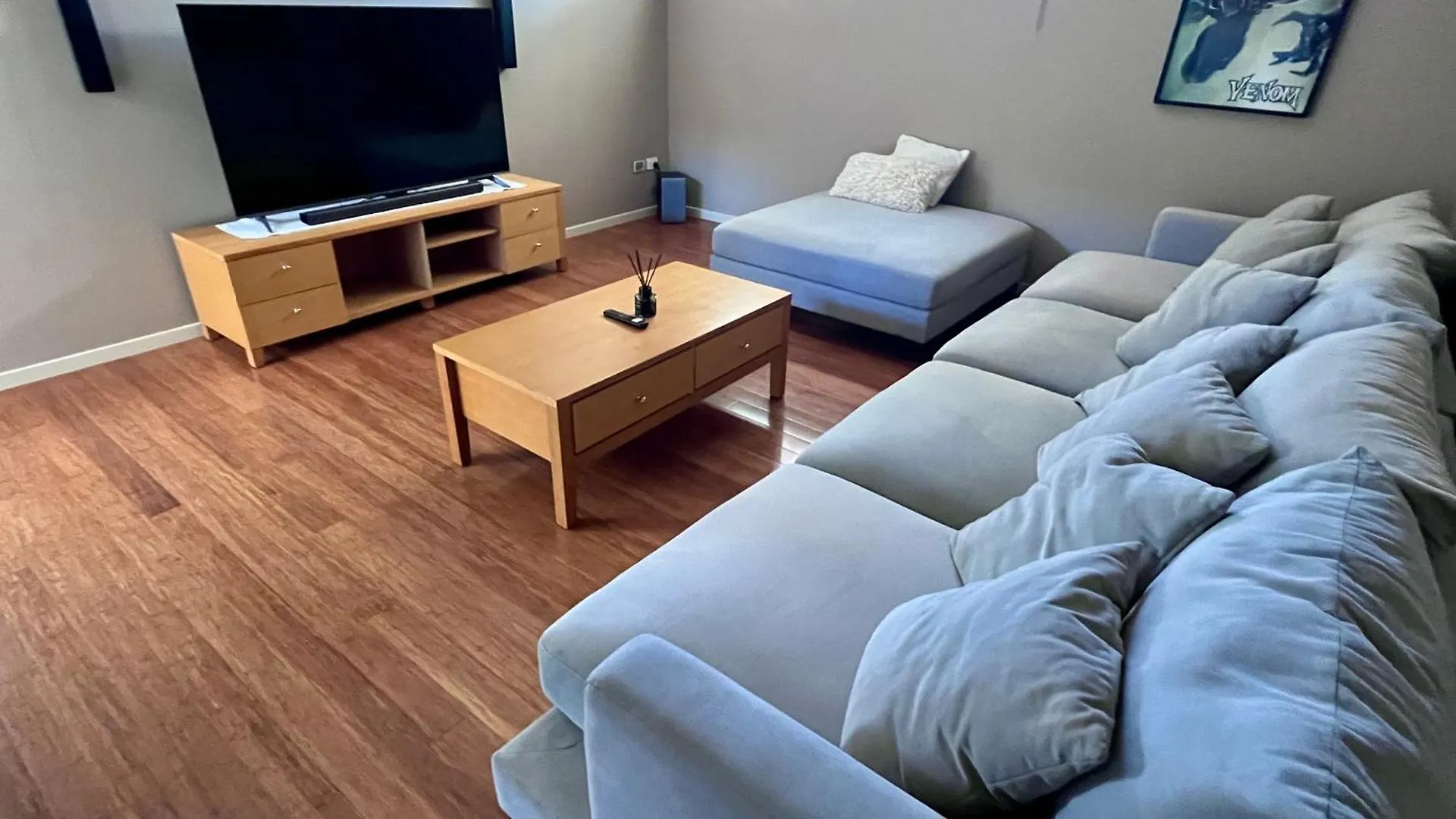 Lakefront Luxury Golf & Beach Pelican Waters Holiday home